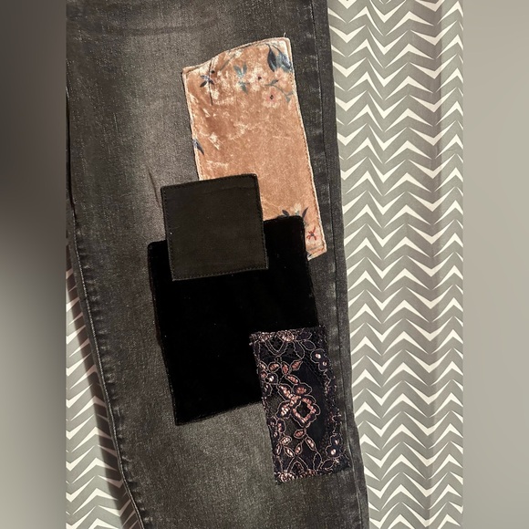 LOGO by Lori Goldstein | Limited Edition Black patchwork boyfriend jeans, size 4 - Picture 3 of 6